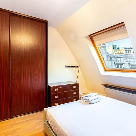 Guestready - Spacious Comfort In The 8th * Париж
